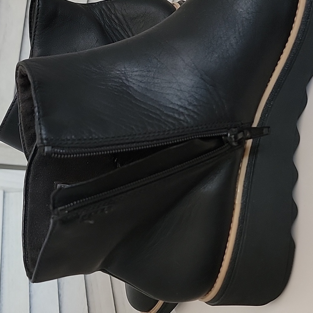 Clarks Womens Ultimate Comfort Collection Black Ankle Booties W/ Wedge Sole 10M - Picture 14 of 14